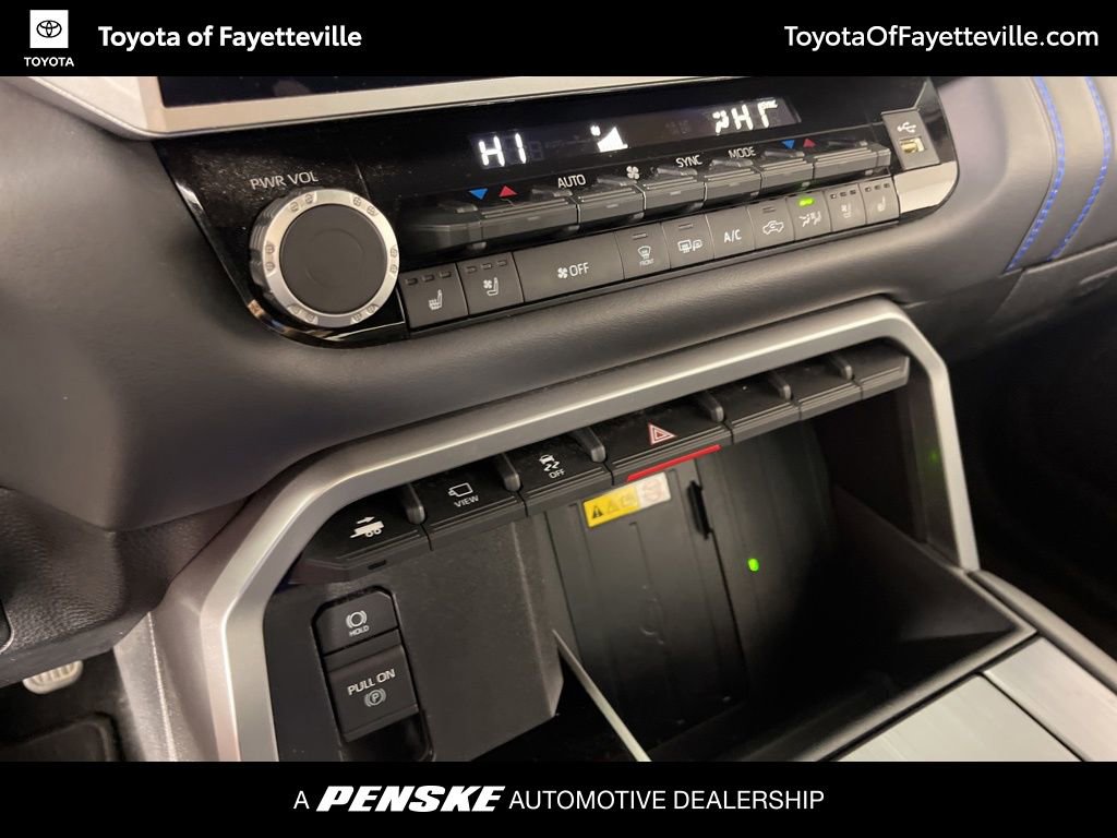 Used 2022 Toyota Tundra Platinum AWD/4WD image 32