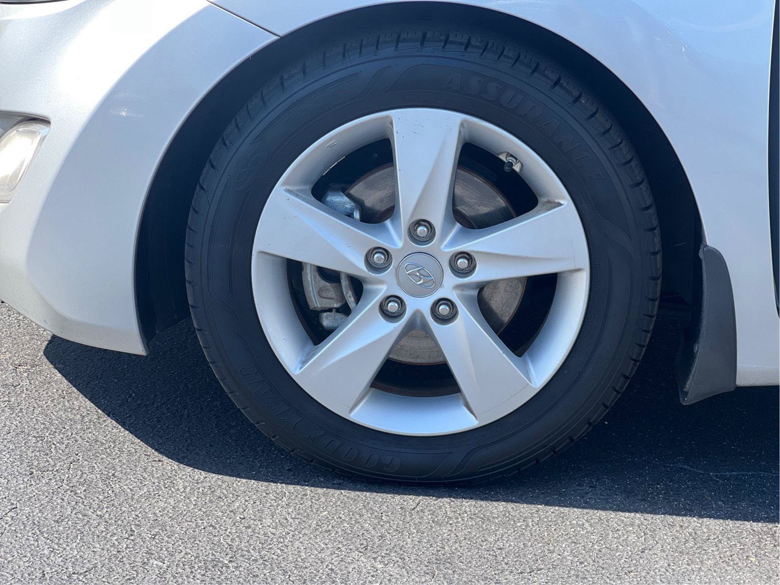 Used 2013 Hyundai Elantra GLS w/ Preferred Pkg FWD image 26