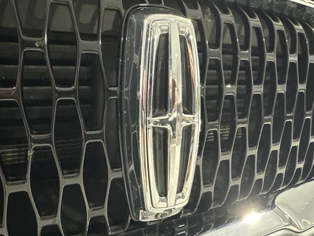 Used 2022 Lincoln Corsair Reserve w/ Sport Package image 9