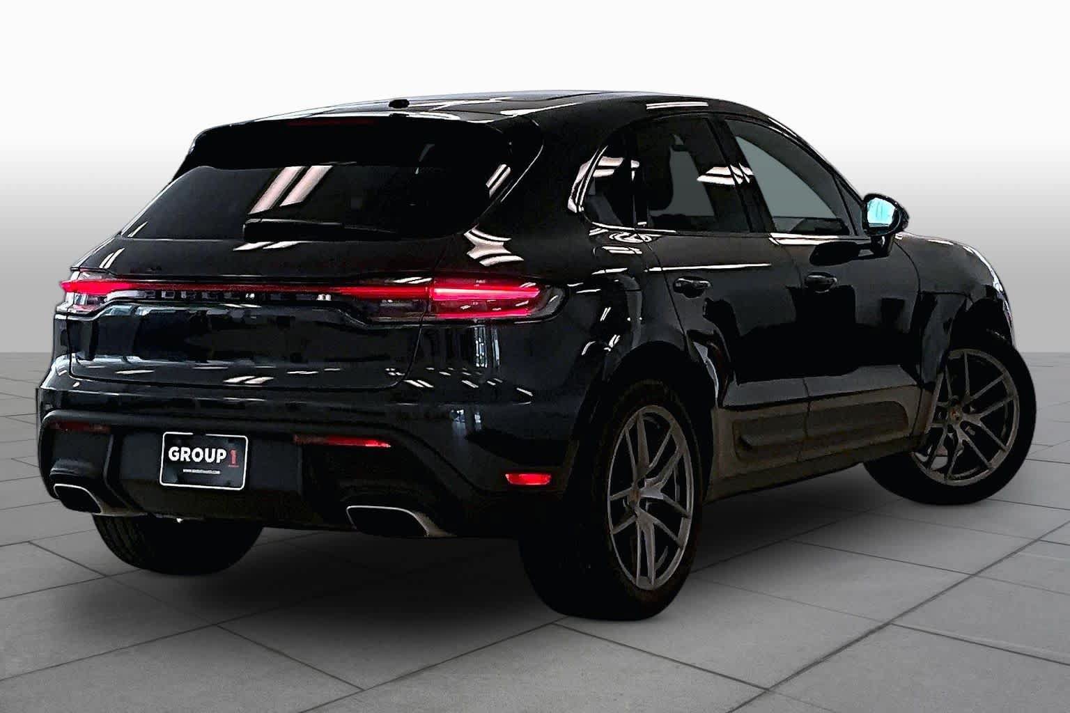 Used 2022 Porsche Macan AWD/4WD image 11