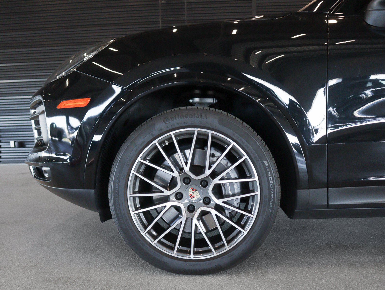 Certified 2023 Porsche Cayenne AWD/4WD image 12