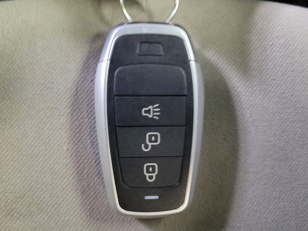 Used 2021 Chevrolet Equinox LS FWD image 32