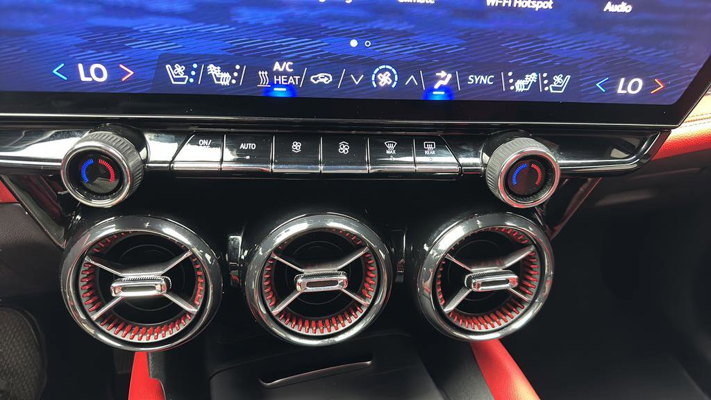 Used 2025 Chevrolet Blazer EV RS AWD/4WD image 21