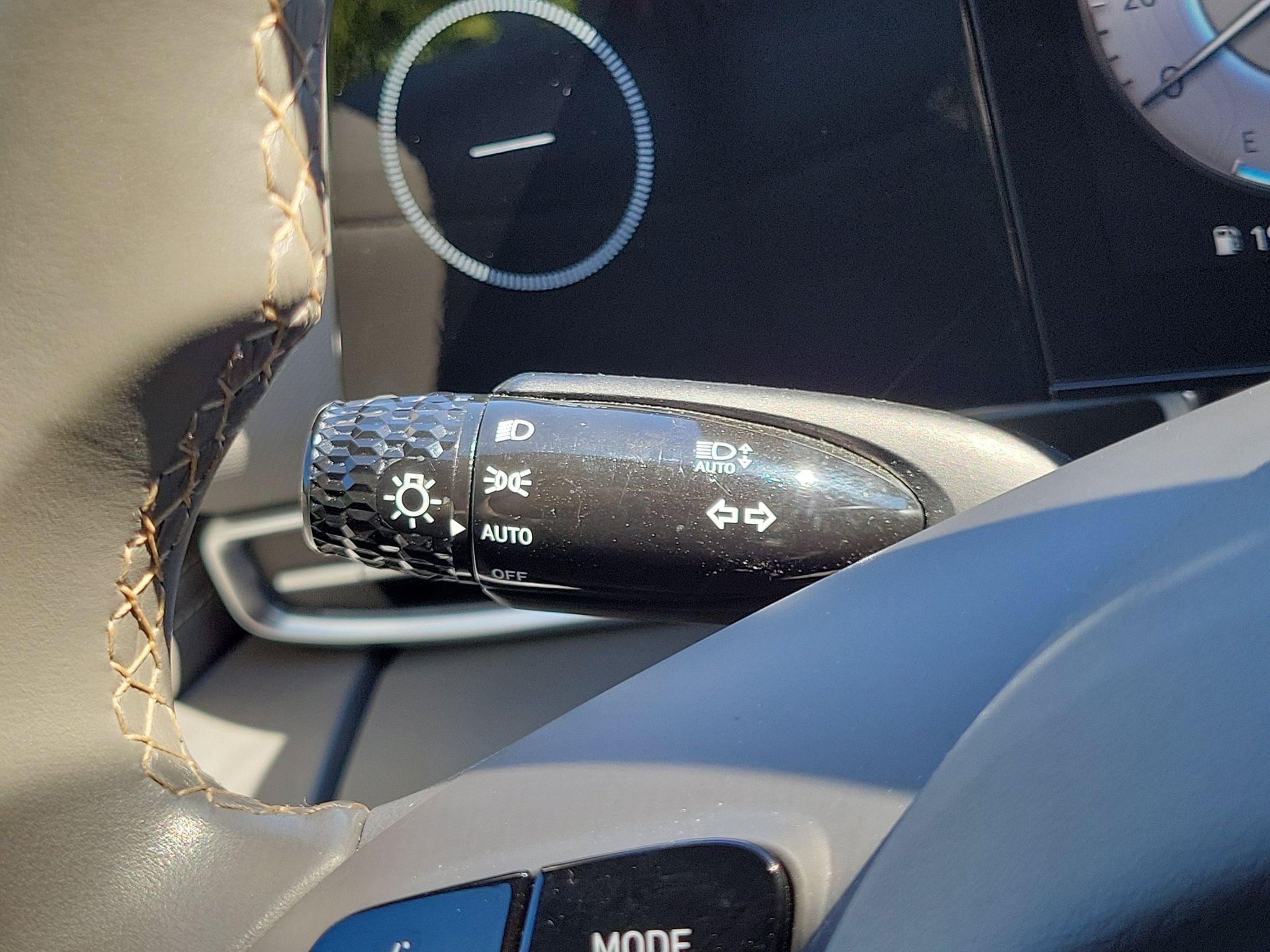 Used 2025 Hyundai Elantra SEL FWD image 13