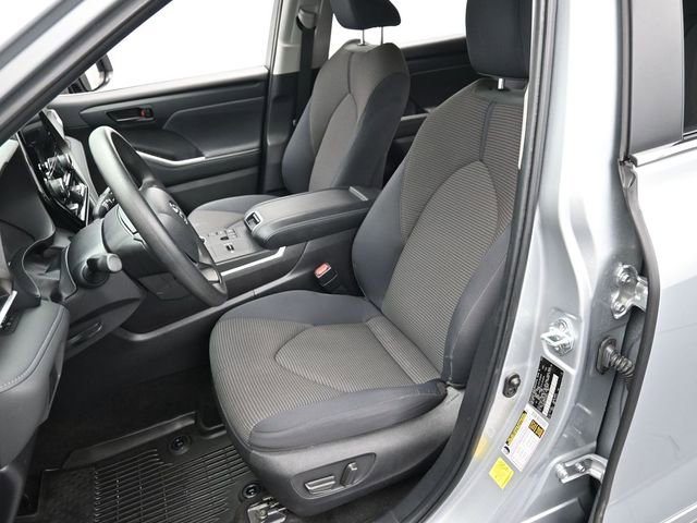 Used 2023 Toyota Highlander L image 12
