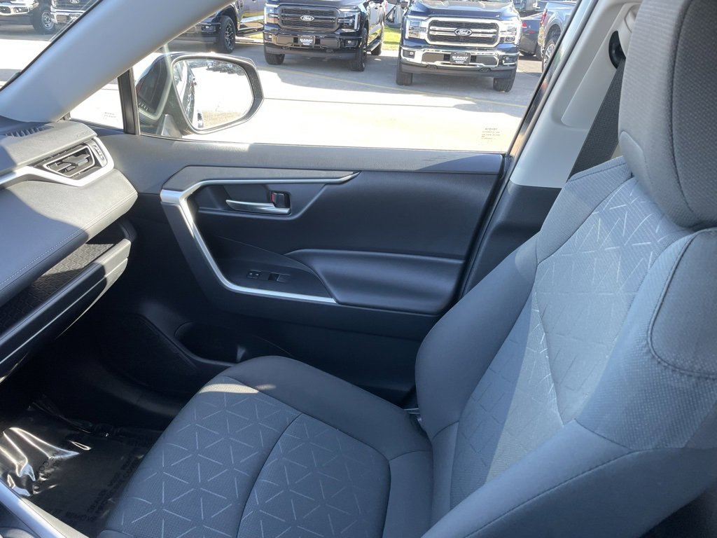 Used 2024 Toyota RAV4 XLE image 17