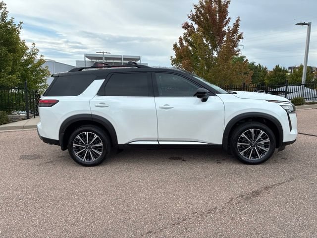 New 2026 Nissan Pathfinder Platinum AWD/4WD image 8