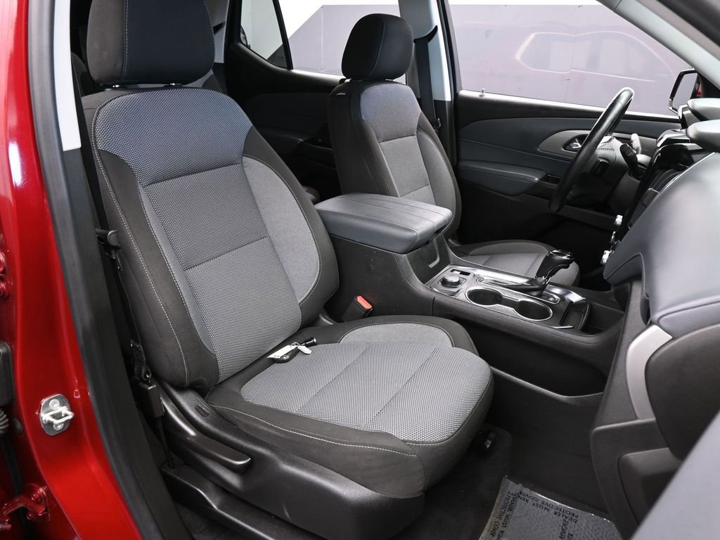 Used 2018 Chevrolet Traverse LT image 45
