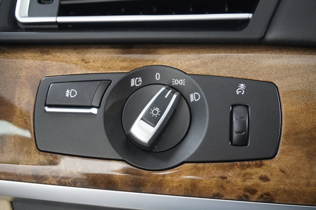Used 2013 BMW 740Li xDrive w/ Executive Pkg AWD/4WD image 19