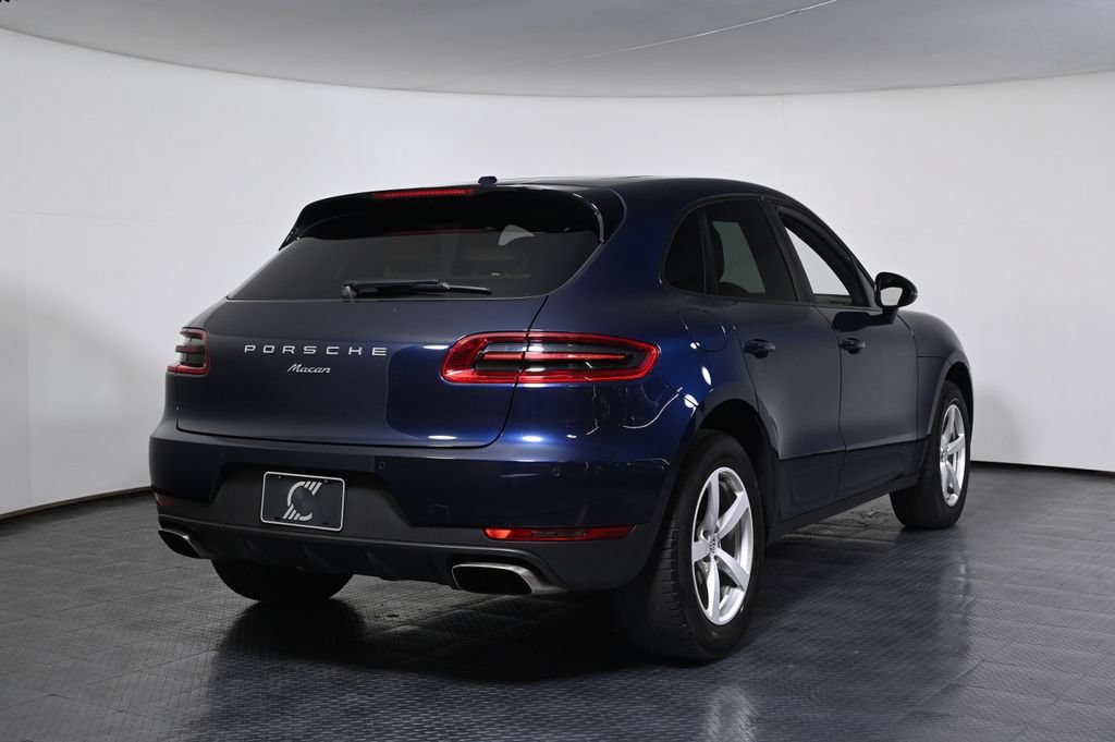 Certified 2018 Porsche Macan AWD/4WD image 7