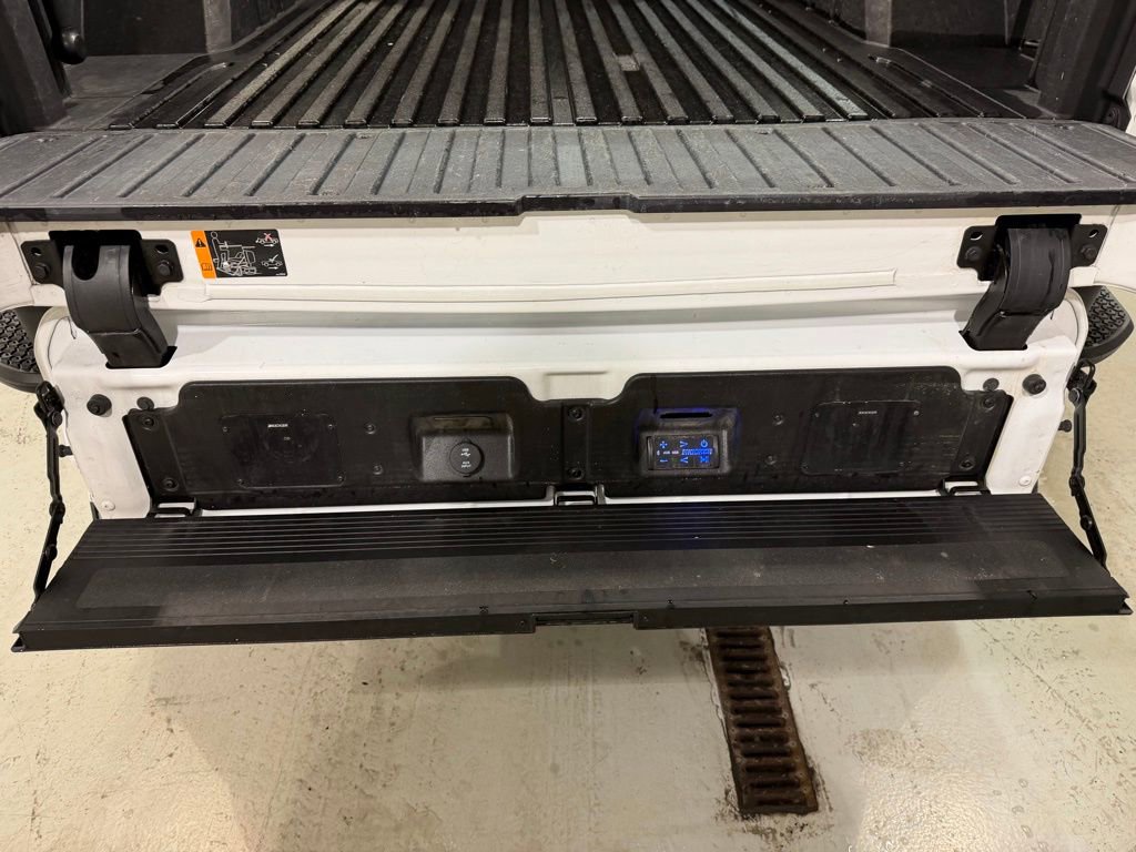 Used 2024 GMC Sierra 1500 AT4 w/ Technology Package image 7