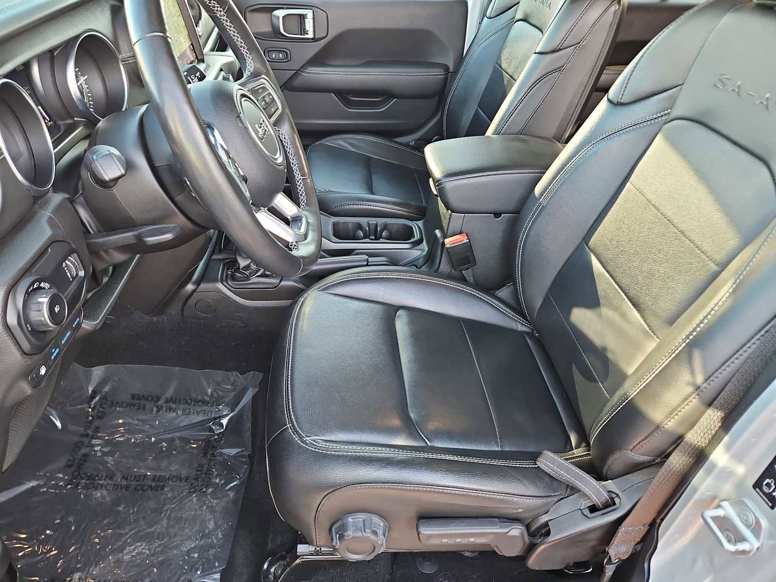 Used 2023 Jeep Wrangler Sahara w/ Cold Weather Group image 16