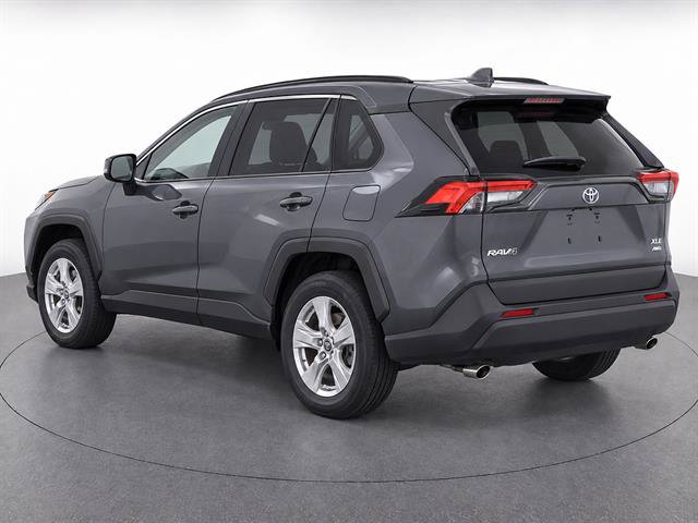 Used 2021 Toyota RAV4 XLE AWD/4WD image 3
