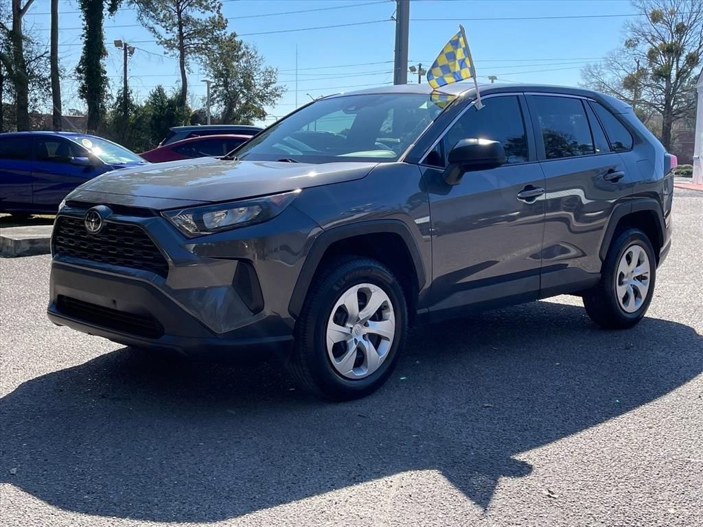 Used 2022 Toyota RAV4 LE image 29