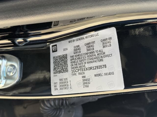 Used 2024 Chevrolet Colorado Trail Boss w/ Technology Package AWD/4WD image 36