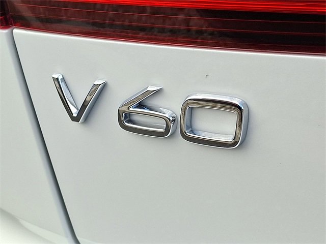 New 2026 Volvo V60 B5 Cross Country Ultra w/ Protection Package Premier image 9