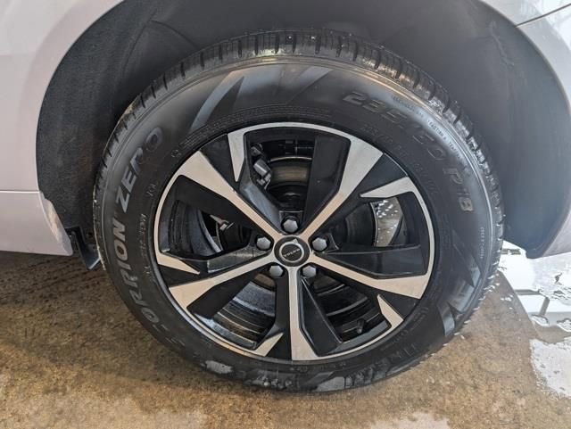 Used 2026 Volvo XC60 B5 Core w/ Climate Package image 9