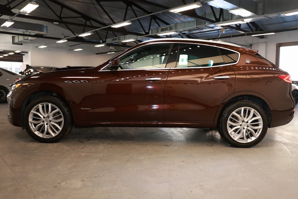 Used 2019 Maserati Levante GranLusso image 4
