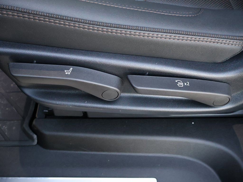 New 2025 Chevrolet Suburban High Country image 28