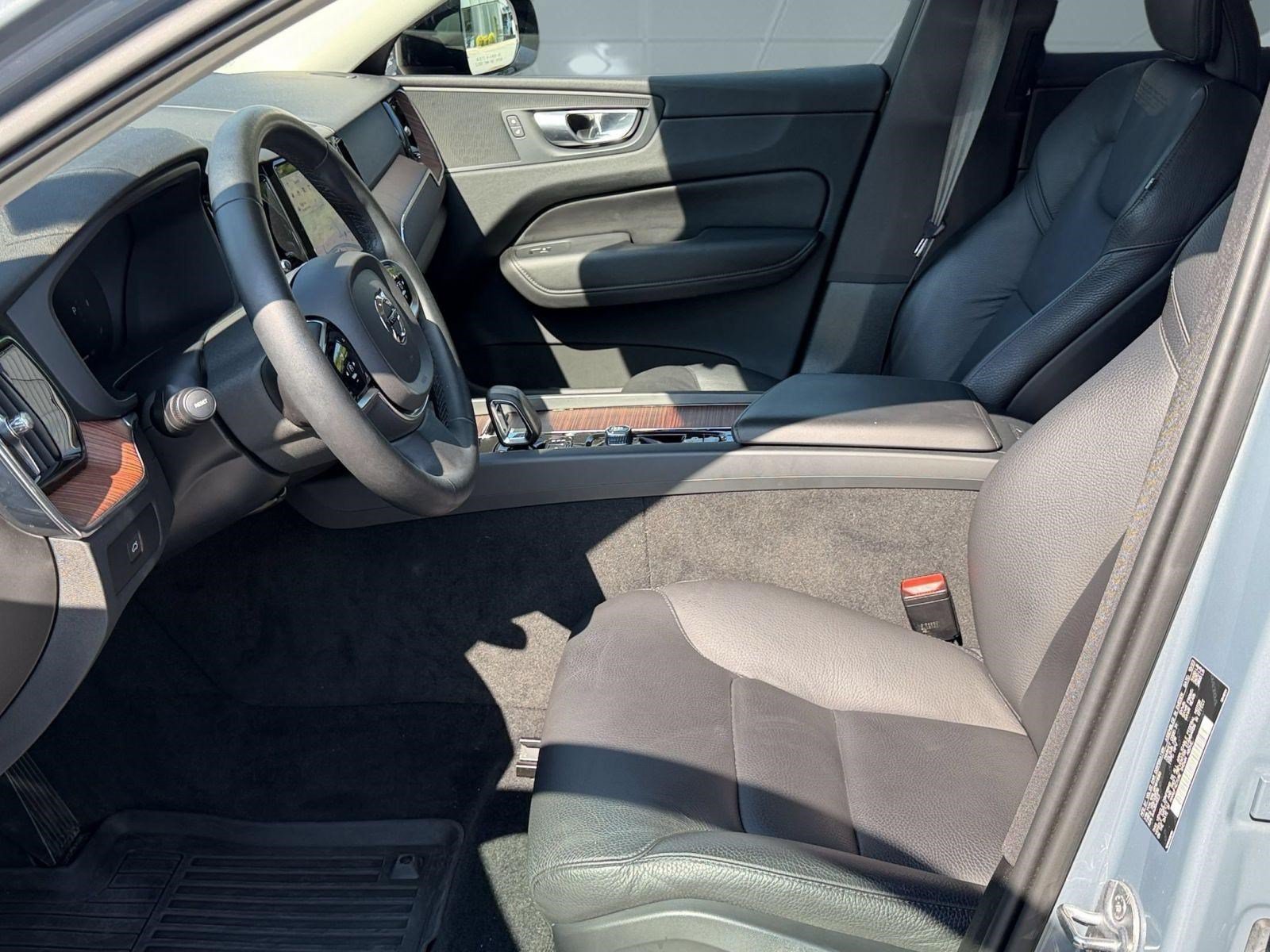 Certified 2024 Volvo XC60 B5 Plus w/ Protection Package Premier AWD/4WD image 5