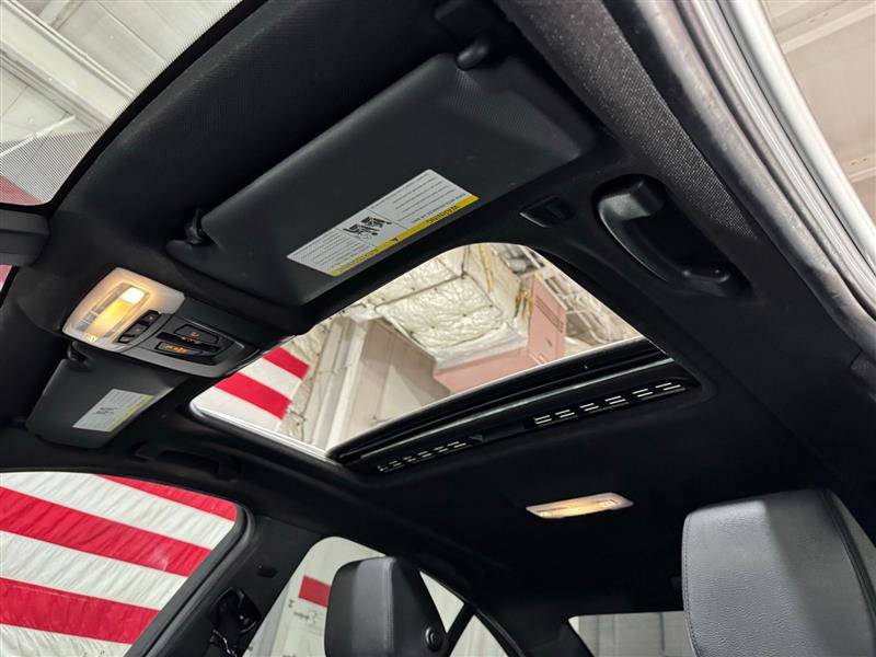 Used 2017 BMW 330i xDrive Sedan image 23