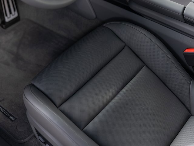 New 2025 Porsche Taycan image 25