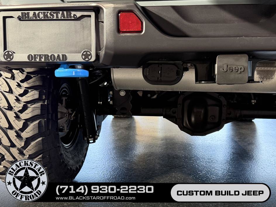 Used 2025 Jeep Wrangler Unlimited Rubicon 4xe w/ Convenience Group AWD/4WD image 18