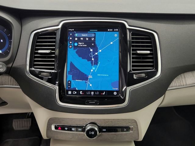Used 2024 Volvo XC90 B6 Plus image 24