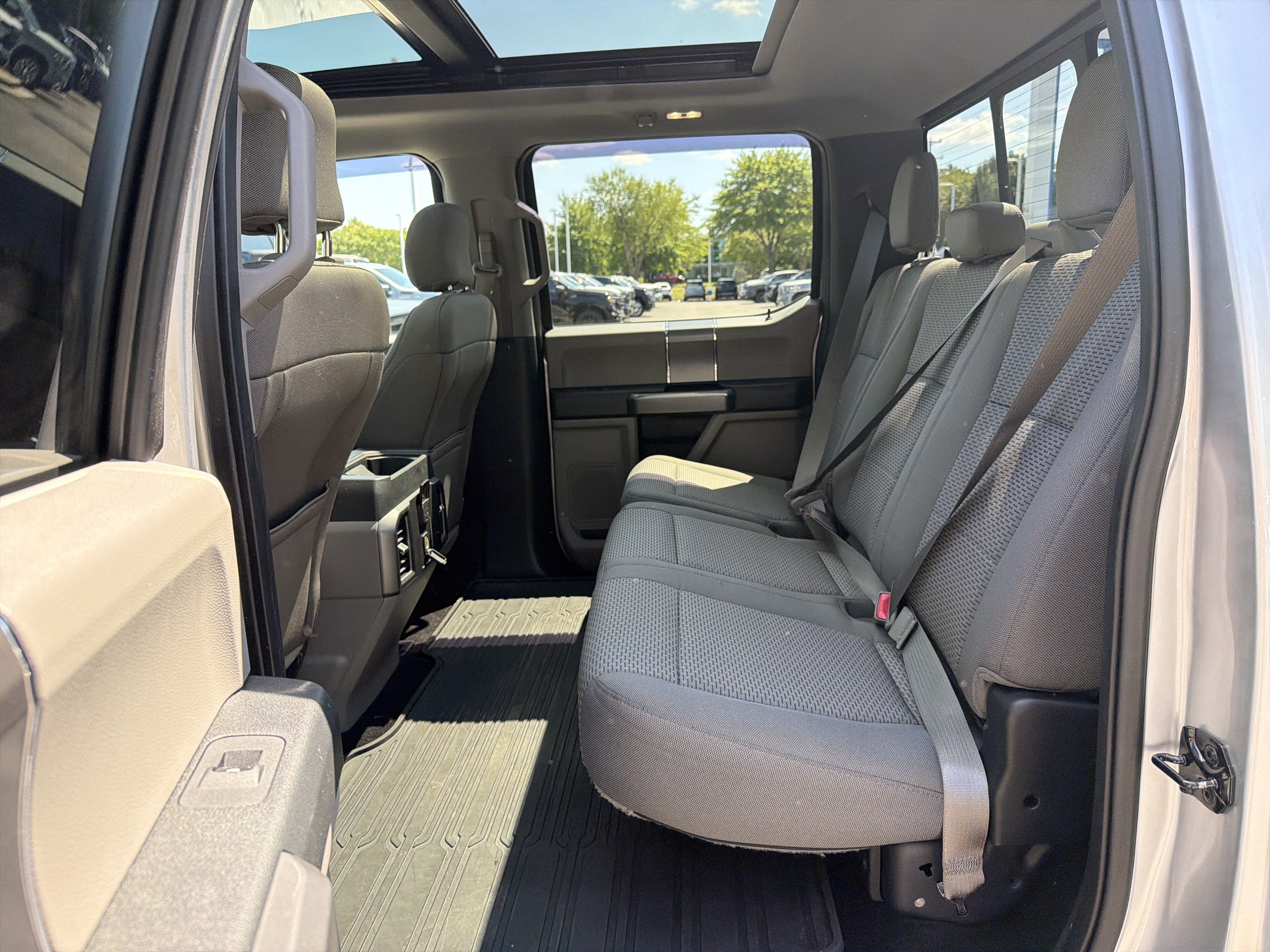 Used 2016 Ford F150 XLT w/ Equipment Group 302A Luxury AWD/4WD image 32