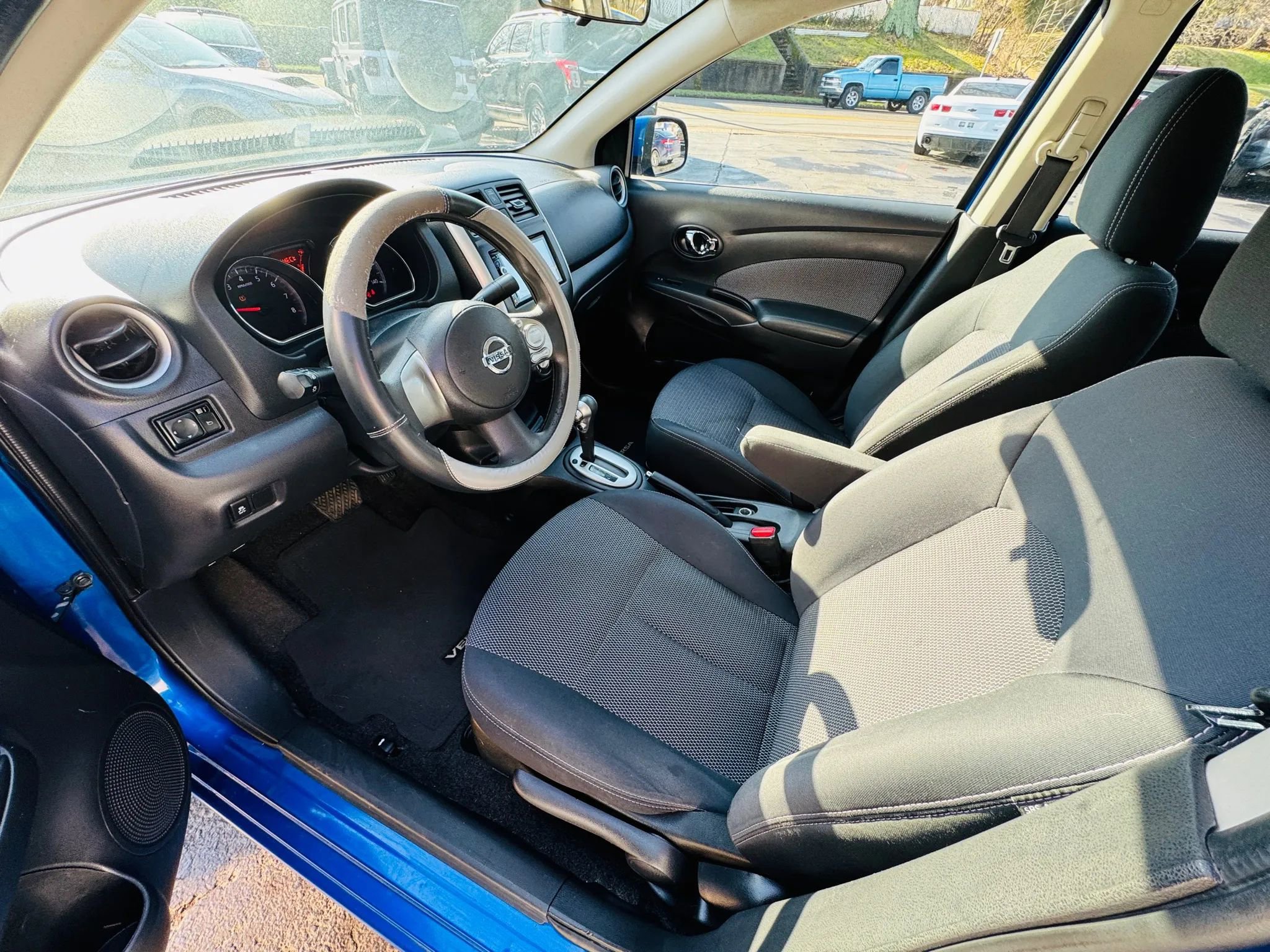 Used 2014 Nissan Versa SV image 12
