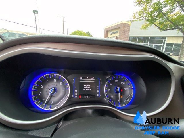 Used 2021 Chrysler Voyager L FWD image 38