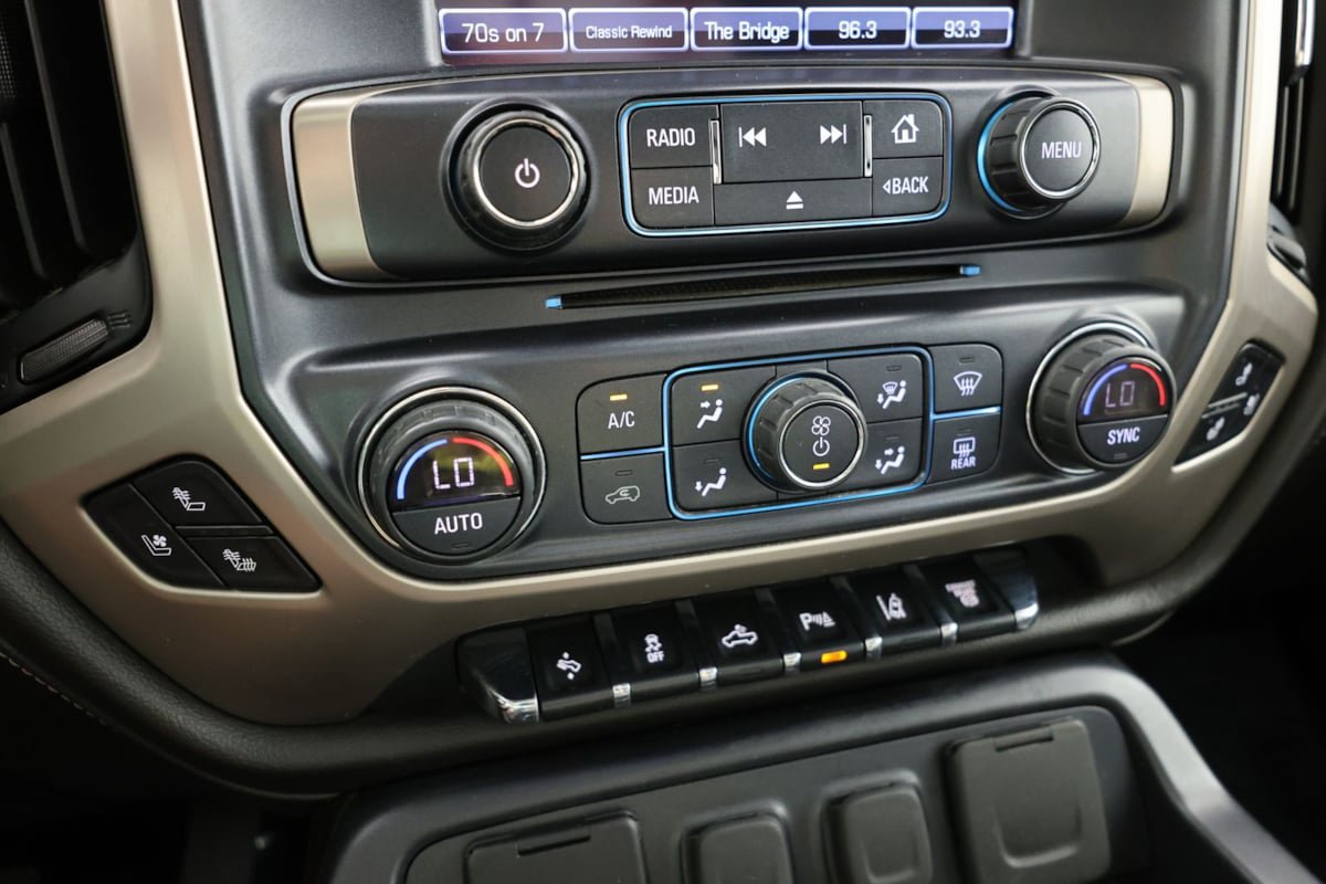 Used 2019 GMC Sierra 2500 Denali w/ Duramax Plus Package AWD/4WD image 28