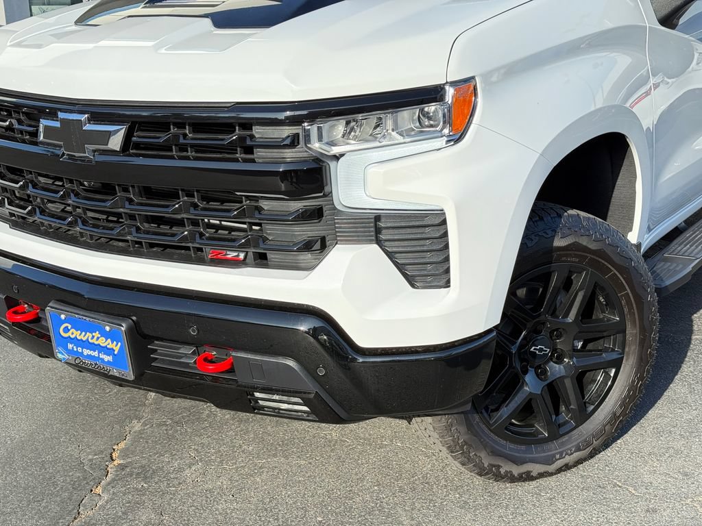 Used 2026 Chevrolet Silverado 1500 LT Trail Boss w/ LT Trail Boss Premium Package AWD/4WD image 3