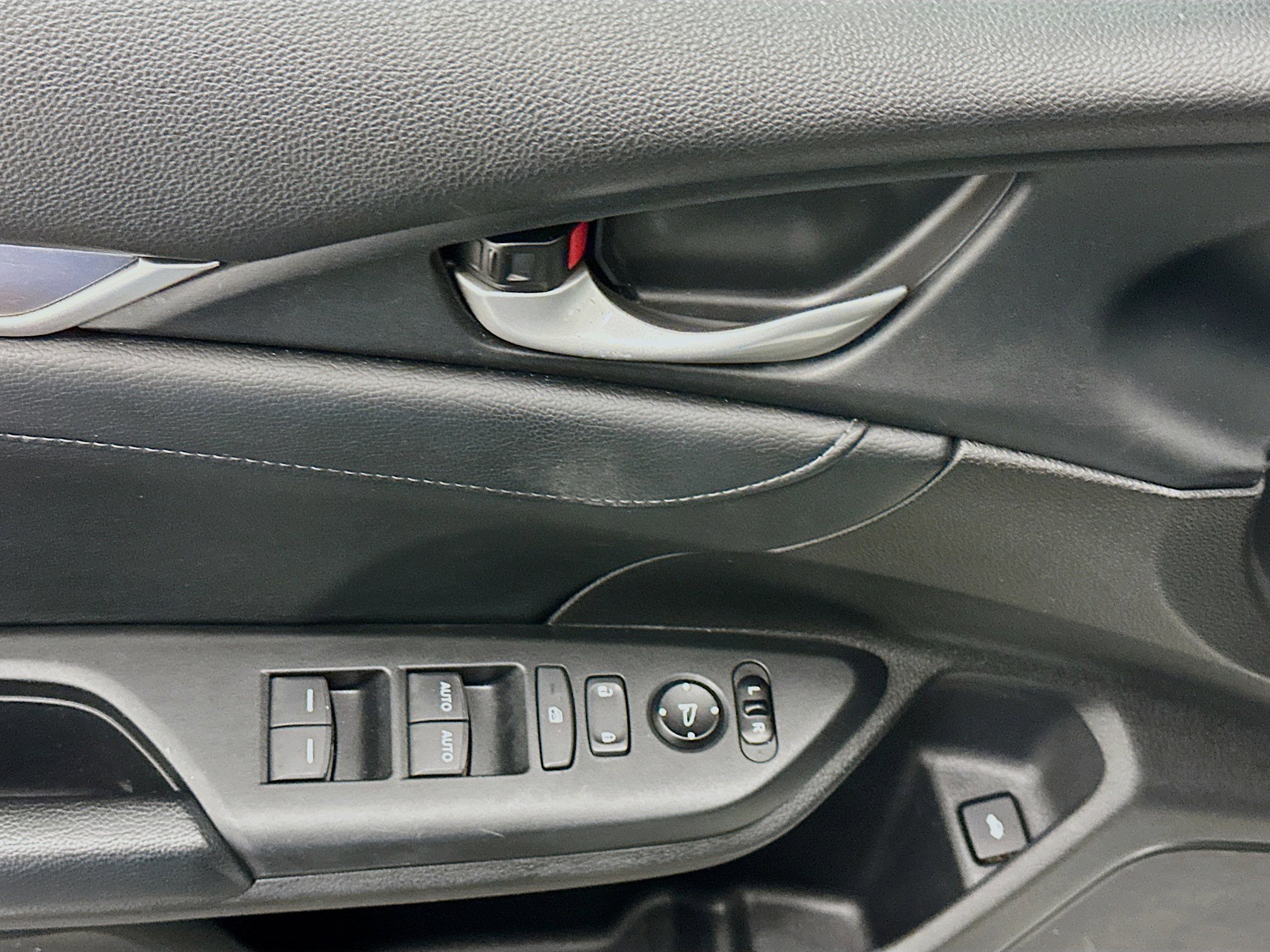 Used 2017 Honda Civic Touring image 15