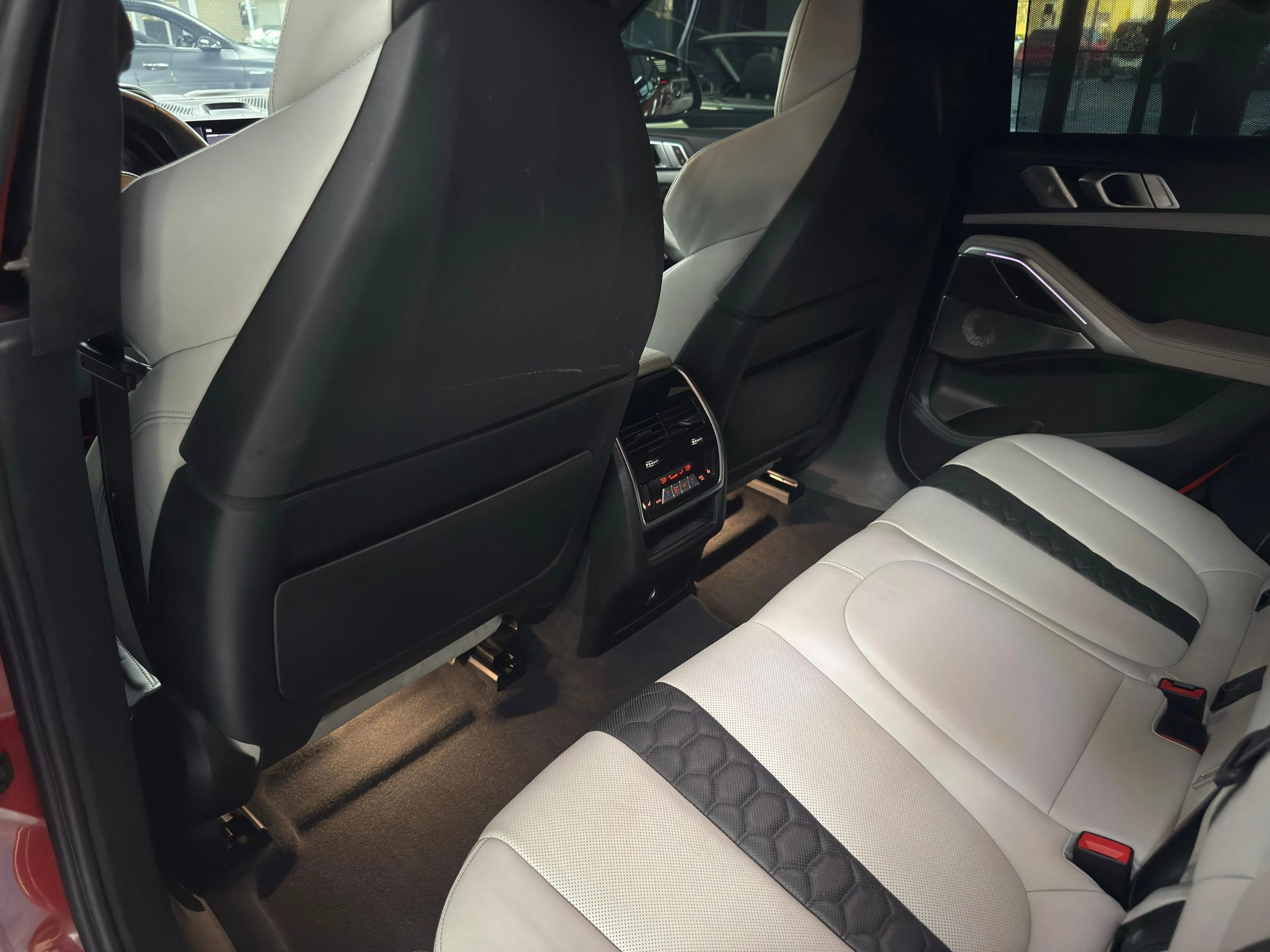 Used 2020 BMW X6 M Competition w/ Executive Package image 12