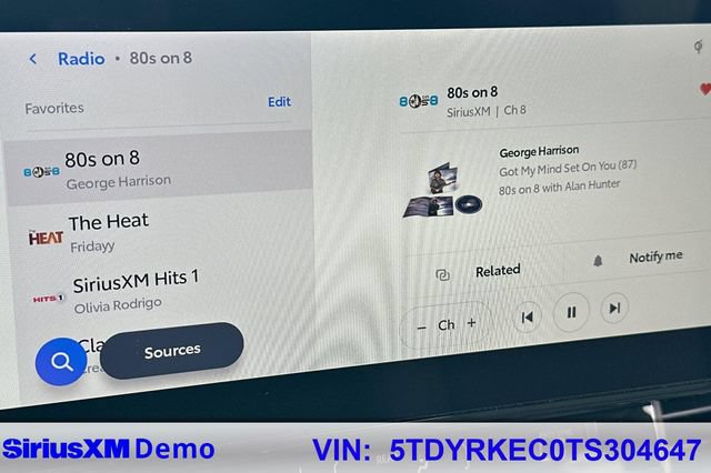 Certified 2026 Toyota Sienna XLE FWD image 35