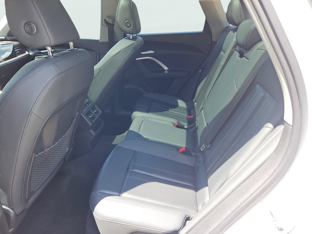 Certified 2025 Audi Q5 Premium w/ Convenience Package AWD/4WD image 32