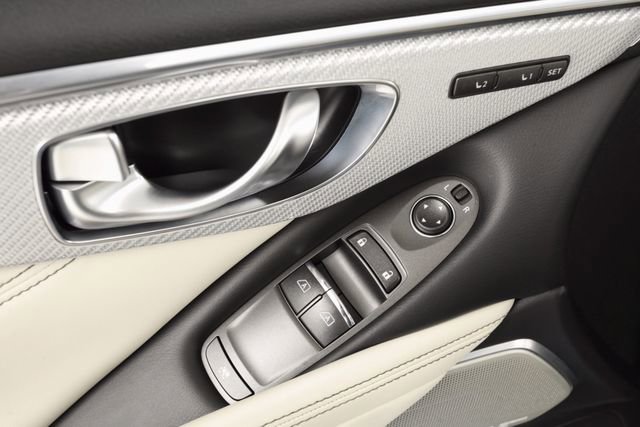 Used 2017 INFINITI Q60 Red Sport 400 image 16