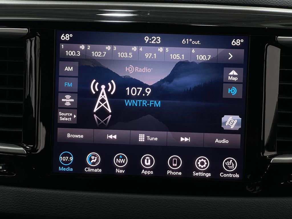 Used 2020 Chrysler Pacifica Touring-L w/ Advanced Safetytec Group image 24