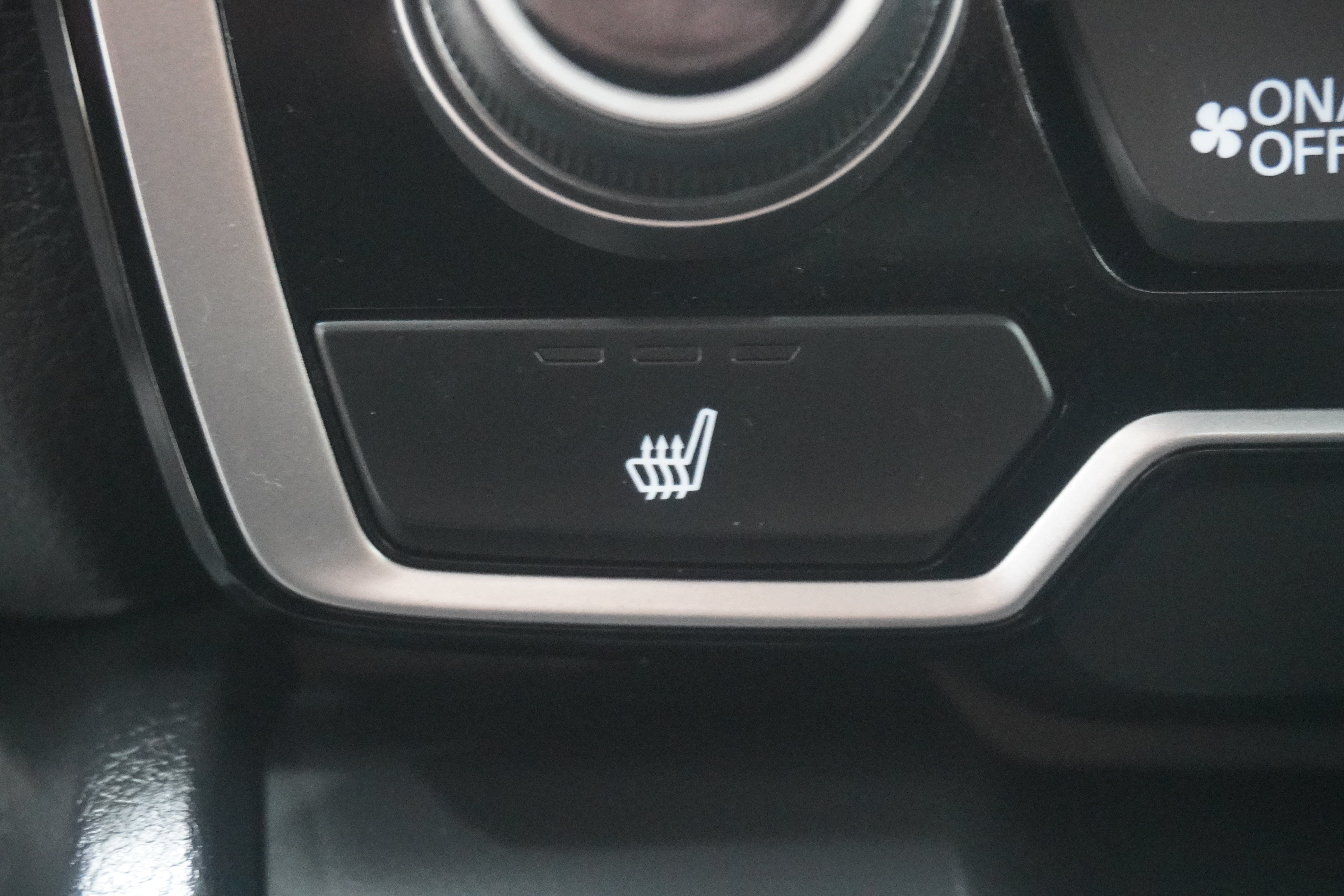 Used 2018 Honda CR-V Touring image 22