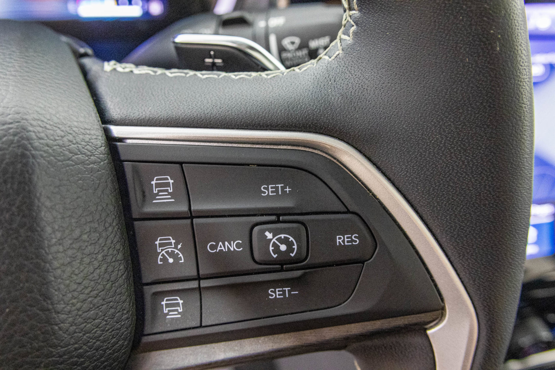 Used 2024 Jeep Grand Cherokee Limited 4xe AWD/4WD image 32