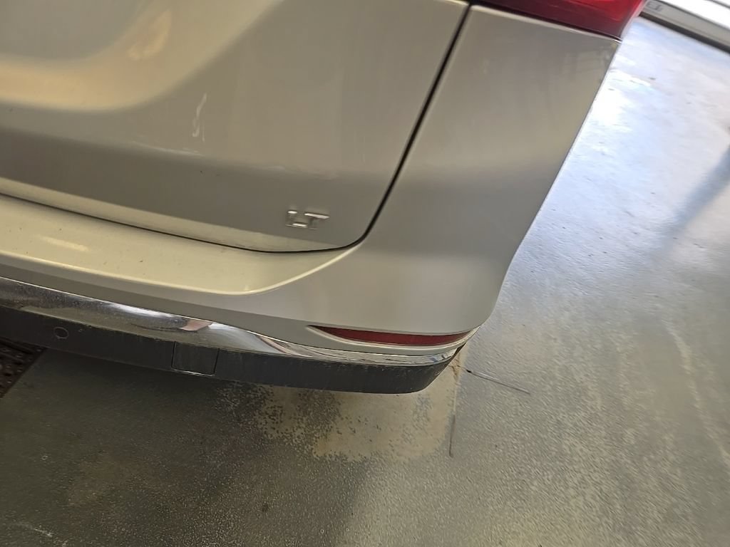 Used 2018 Chevrolet Equinox LT FWD image 4
