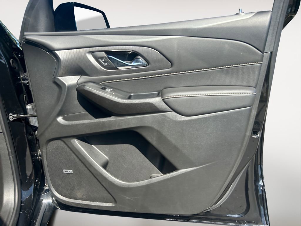 Used 2023 Chevrolet Traverse Premier AWD/4WD image 25
