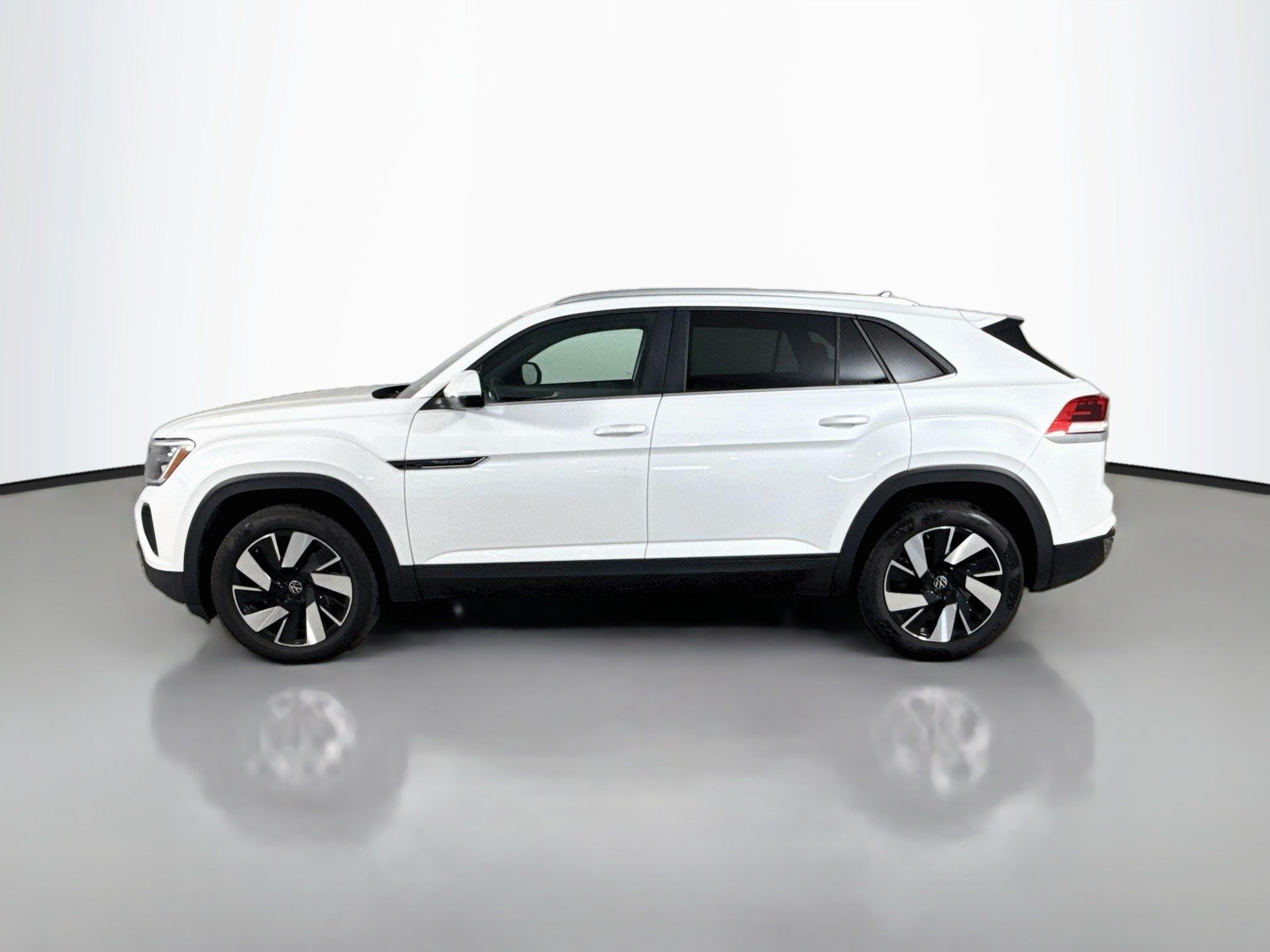 Used 2026 Volkswagen Atlas Cross Sport SE FWD image 6