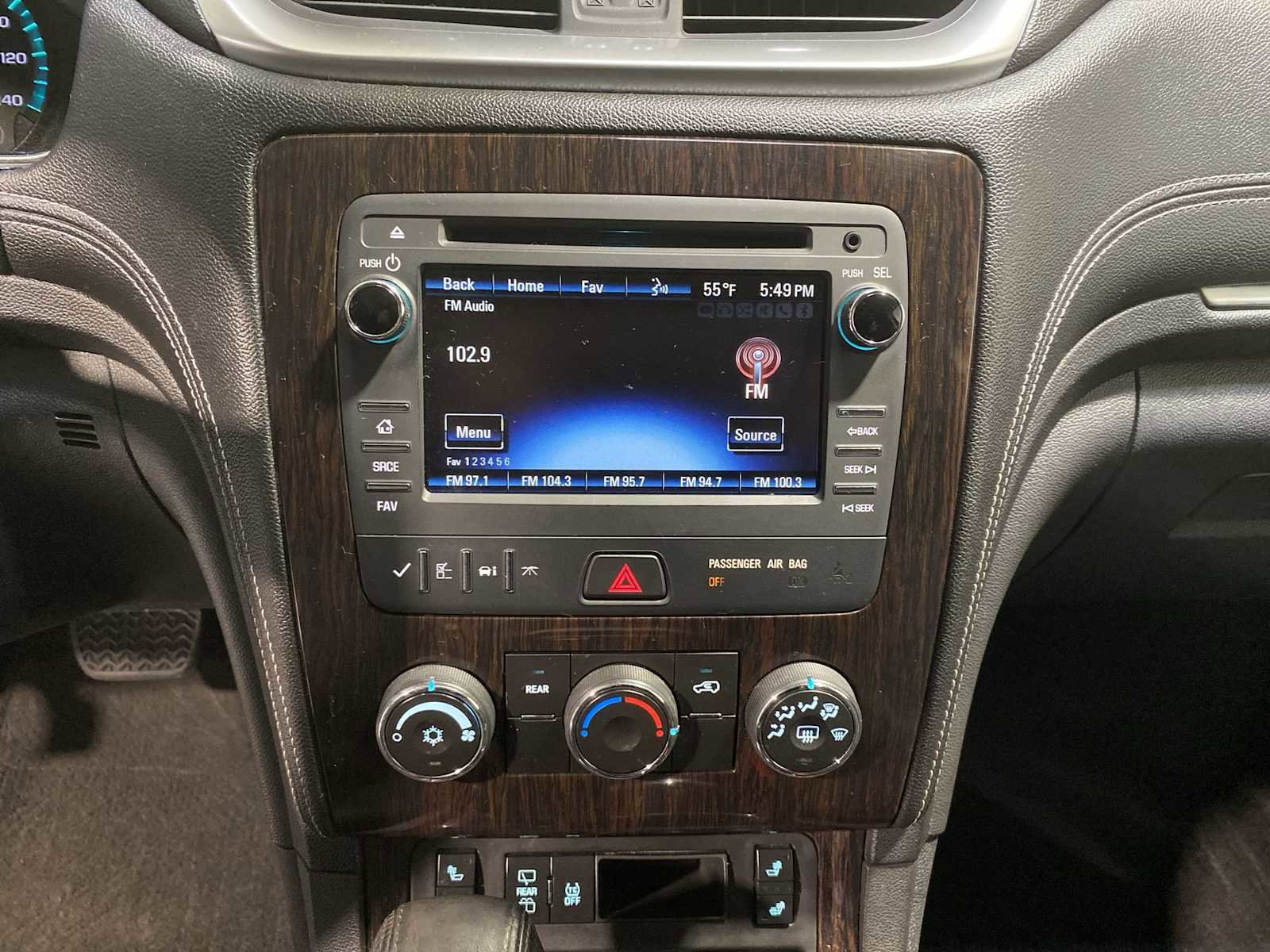 Used 2016 Chevrolet Traverse LT w/ Style and Technology Package image 16