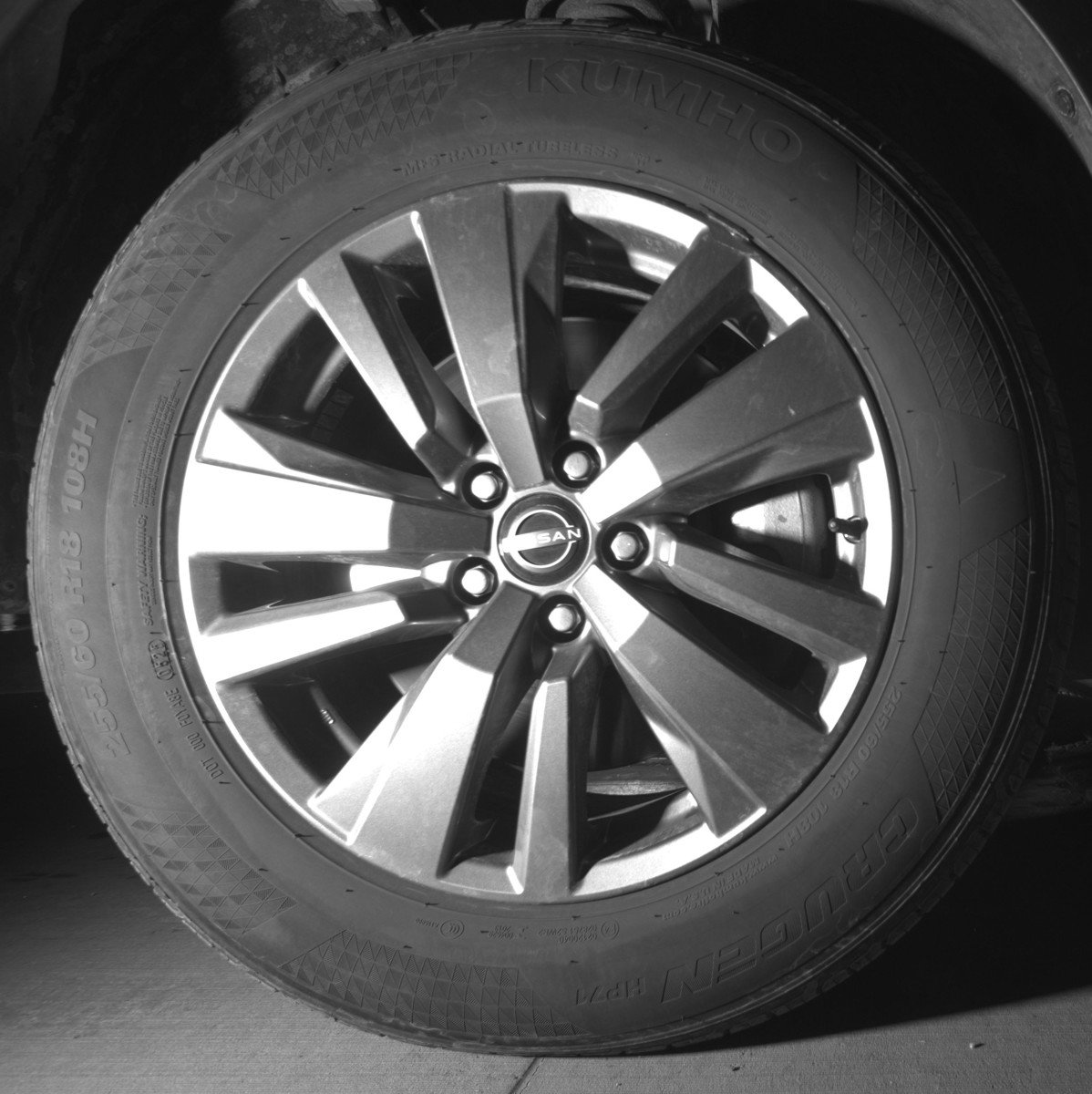 Used 2025 Nissan Pathfinder SV image 13