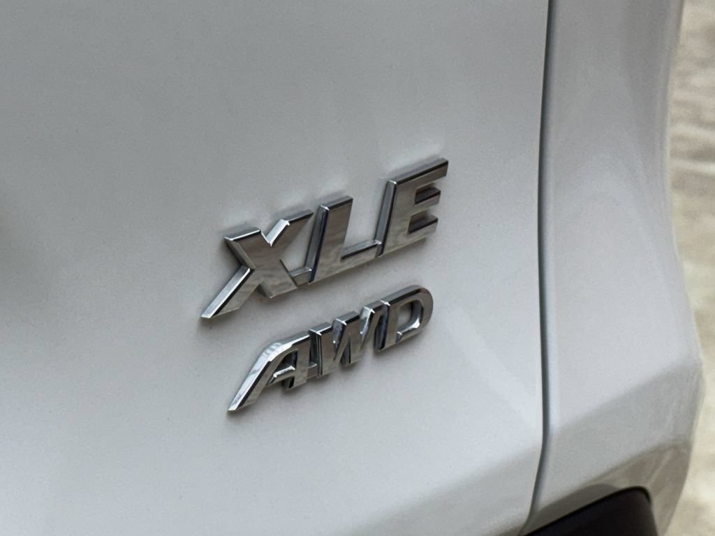 Used 2023 Toyota RAV4 XLE Premium AWD/4WD image 5