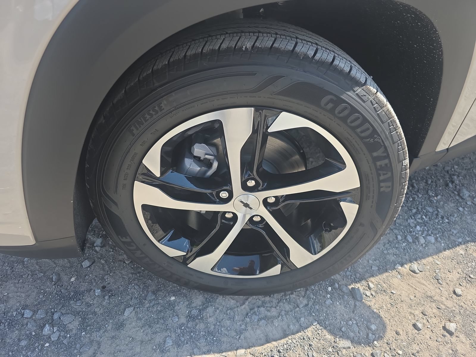 New 2026 Chevrolet Trax RS w/ Driver Confidence Package FWD image 13