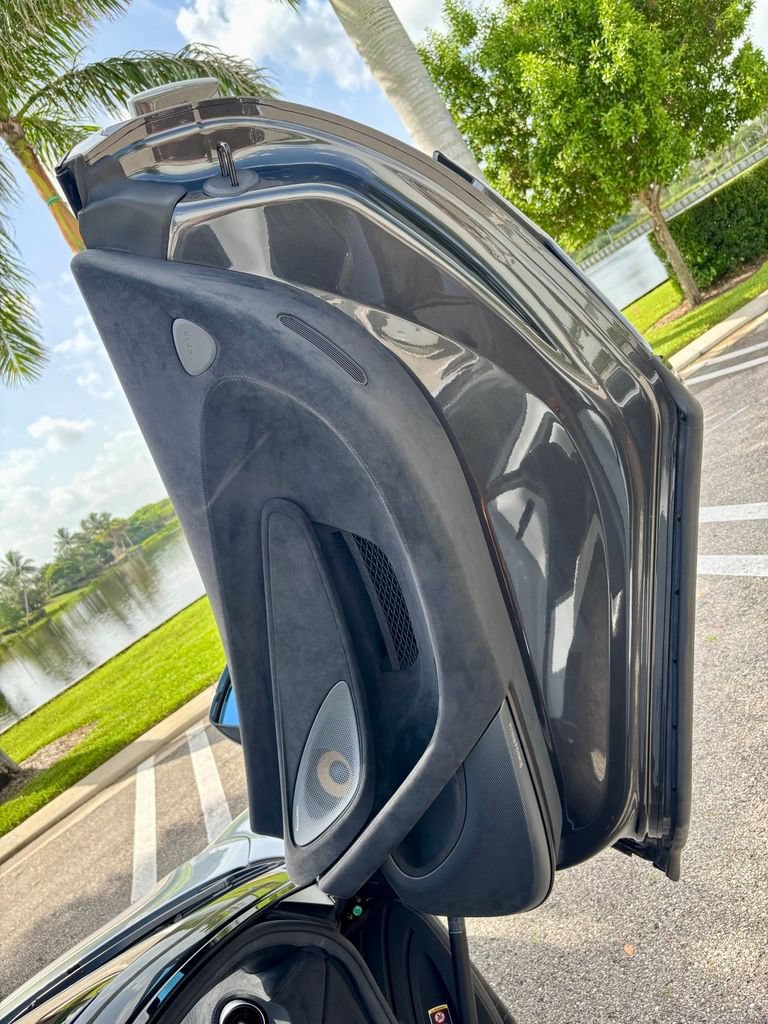 Used 2020 McLaren 600LT Spider RWD image 23