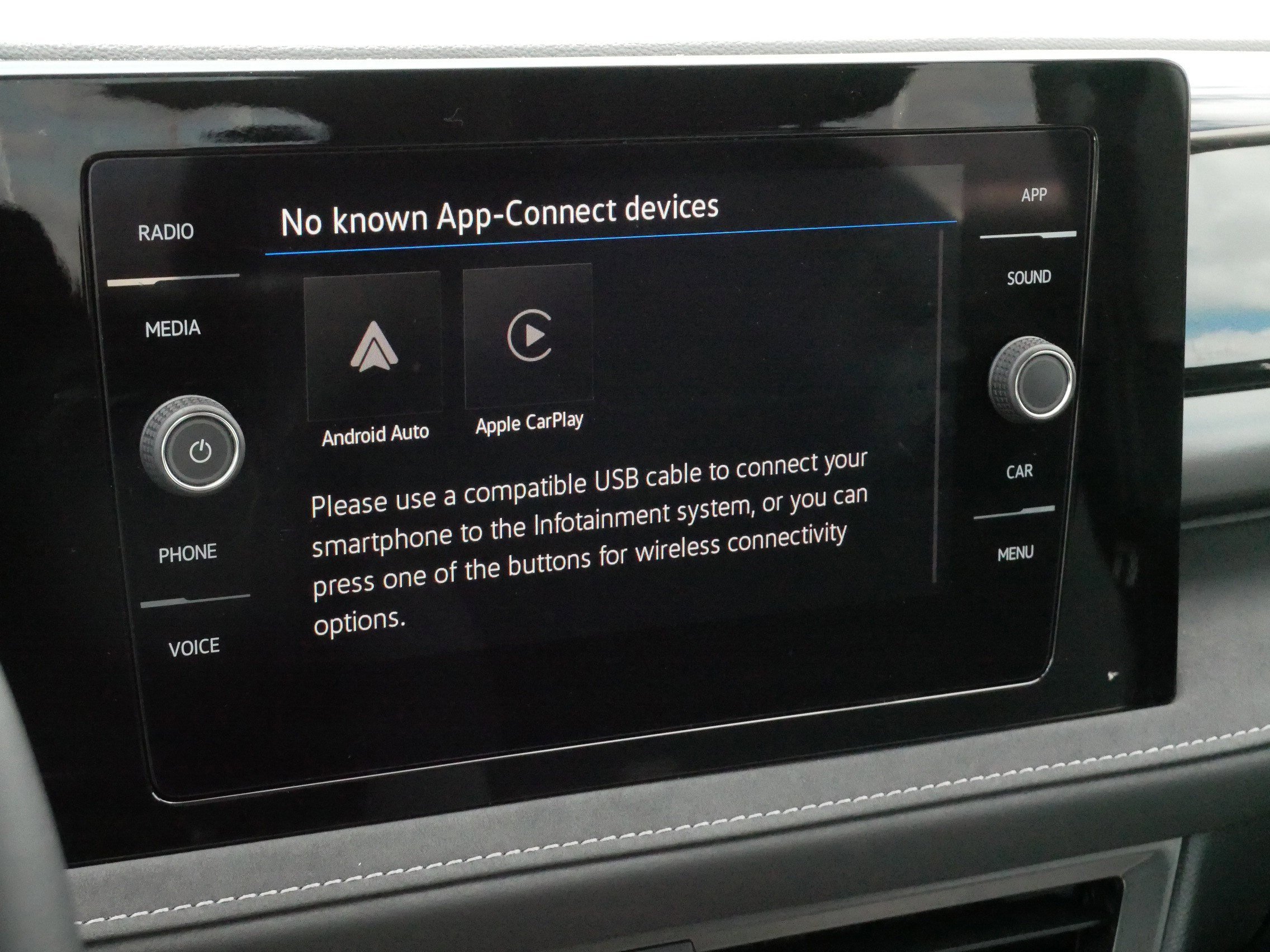 Certified 2025 Volkswagen Taos SE AWD/4WD image 23